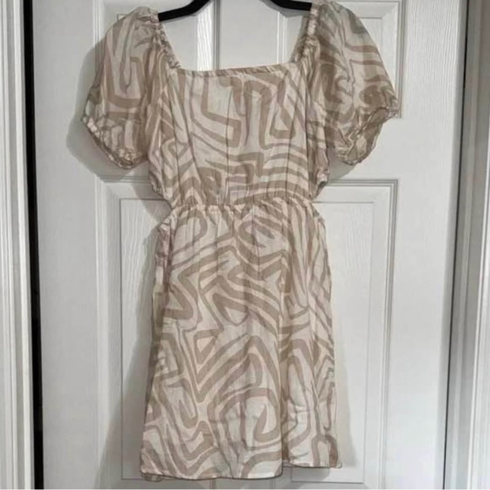 Elegant Cream Patterned Dress